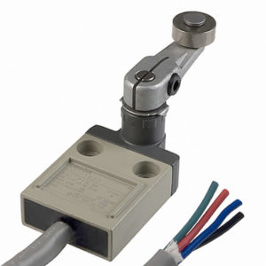 Концевой выключатель серии D4C, ток 0,1 A,  напряжение 155  V AC ( 0,1 A, 30  V DC), кабель VCTF, маслостойкий, 3 м, пластиковый стержень — Omron
