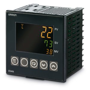 Цифровой регулятор процесса, 48х48 мм, белый цвет корпуса, универсальный вход (термопара, термосопротивление, унифицированный аналоговый сигнал), управляющий выход: реле, 2 вспом. выхода, напр. пит. 24 В=/~ — Omron